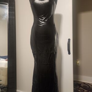 Elegant Black Sleeveless Dress